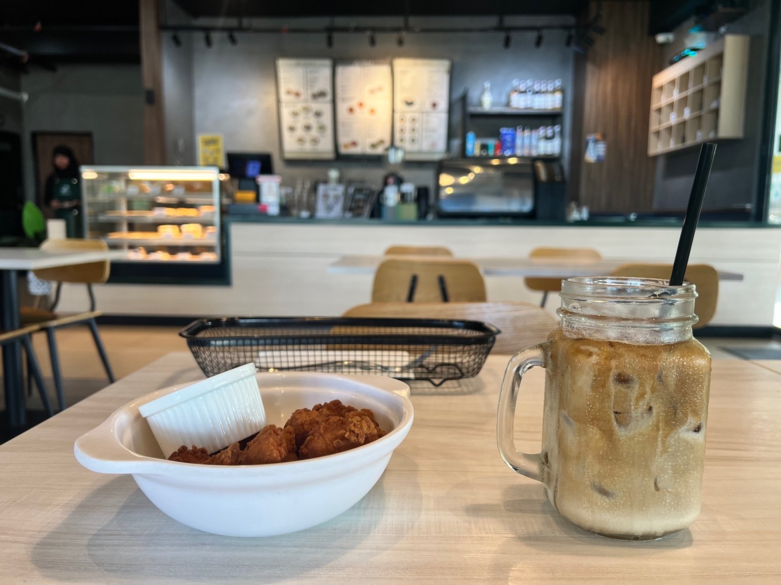 ☕ Vanilla Lattes & Virtual Intrusions: A Bangsar Morning with Pendot